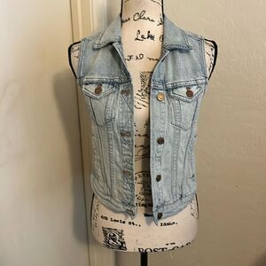 Madewell Distressed Denim Button Closure Vest Festival Concert Modern Casual